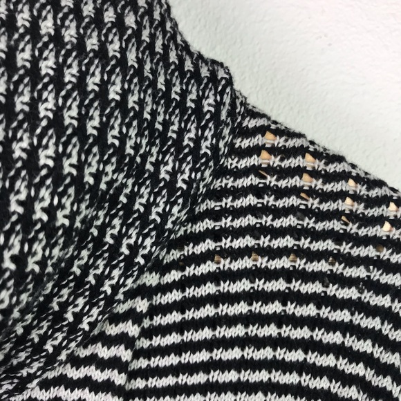 CAbi 3167 Small Fergie Turtleneck Sweater Split - Picture 8 of 11